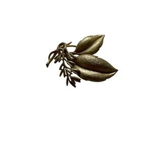 Vintage Sea Whispers‎ Sarah Coventry Gold Tone Leaves Brooch Pin